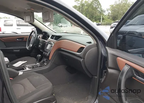 2017 Chevrolet Traverse 1Lt z USA, uszkodzony, nr VIN 1GNKRGKD5HJ162145